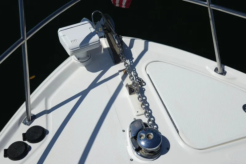  Yacht Photos Pics Bow of 2008 Sea Ray 40 Sundancer with anchor chain and winch.