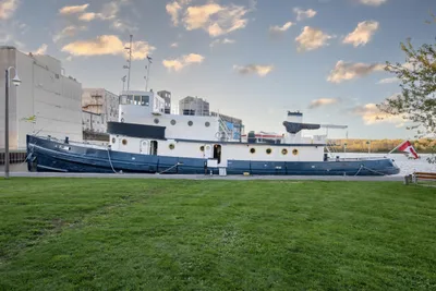 Custom MV Prescotont Tug