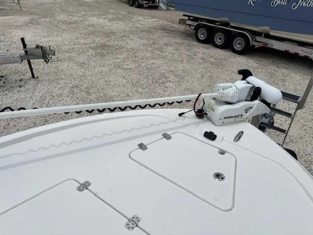 Caymas 28 Hb Twin Yacht Photos Pics 2022 Caymas 28 Twin boat deck with Minn Kota trolling motor.