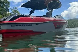 Malibu Wakesetter 23 LSV