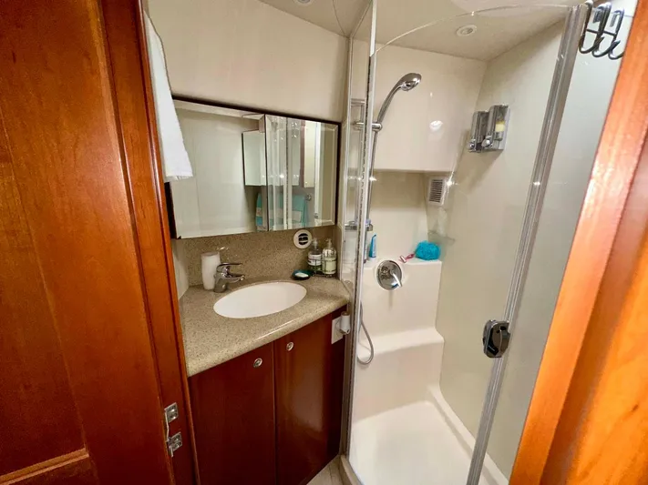 Team 45 Yacht Photos Pics 