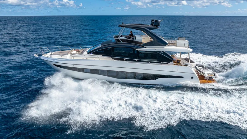 Isla Bonita Yacht Photos Pics 