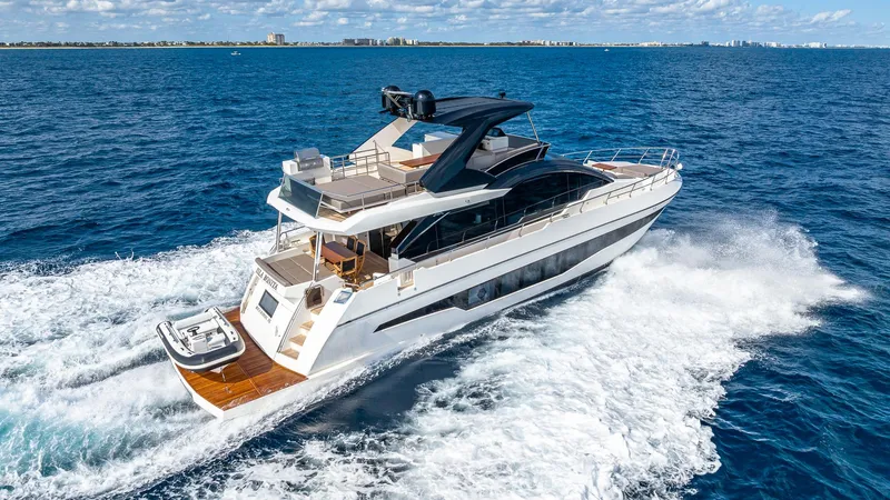 Isla Bonita Yacht Photos Pics 