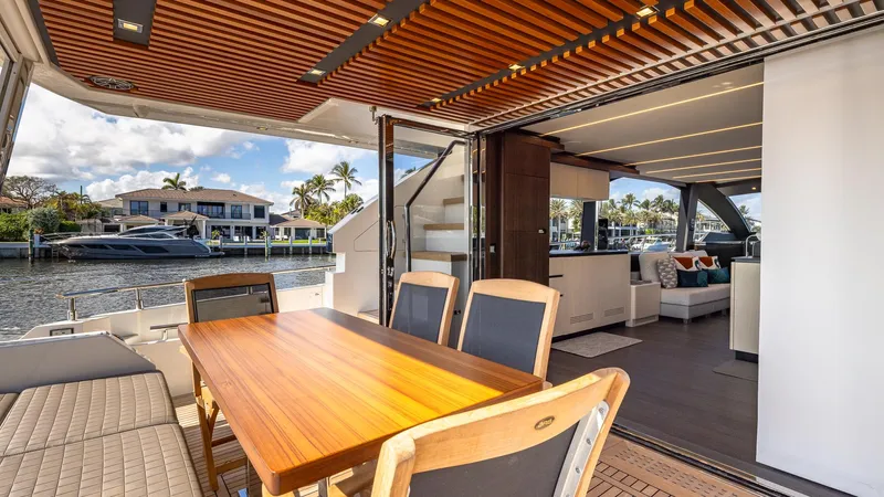 Isla Bonita Yacht Photos Pics 