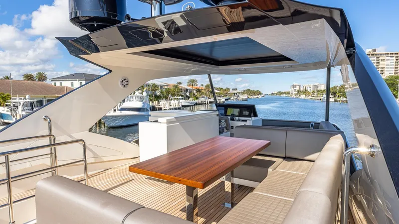 Isla Bonita Yacht Photos Pics 