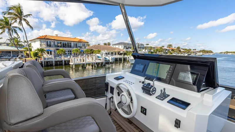 Isla Bonita Yacht Photos Pics 