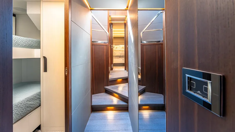 Isla Bonita Yacht Photos Pics 