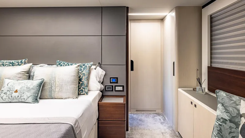 Isla Bonita Yacht Photos Pics 