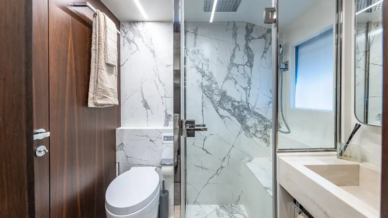 Isla Bonita Yacht Photos Pics 