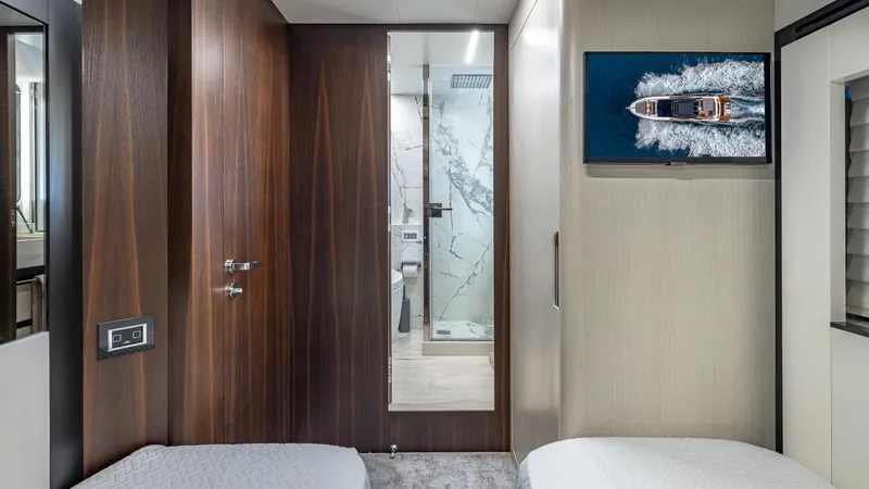 Isla Bonita Yacht Photos Pics 