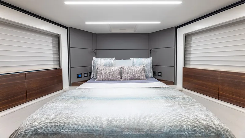 Isla Bonita Yacht Photos Pics 