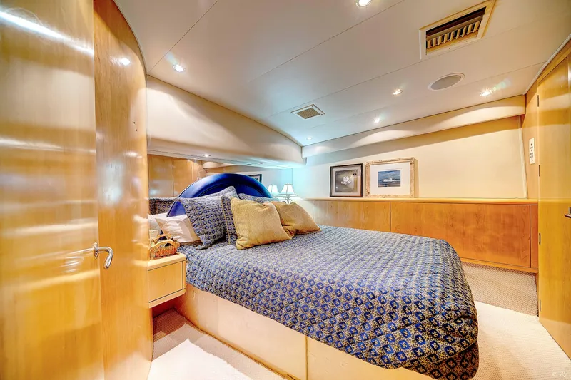  Yacht Photos Pics Master Stateroom, Five Star