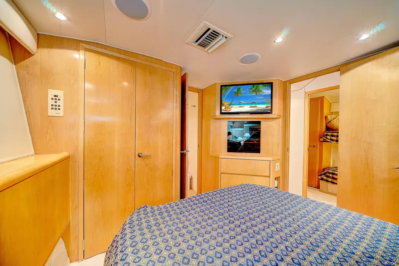  Yacht Photos Pics Master Stateroom, Five Star