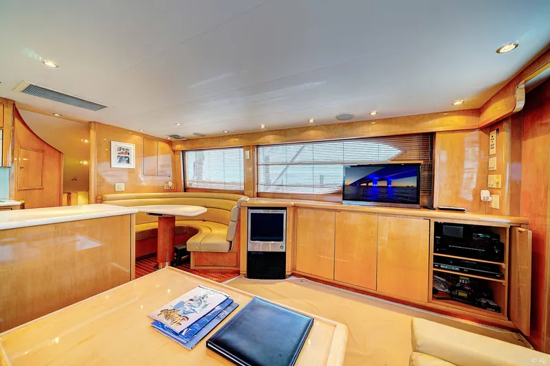  Yacht Photos Pics Salon, Five Star