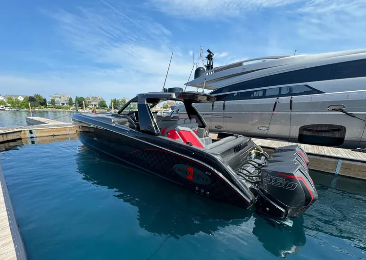 Incognito Yacht Photos Pics 