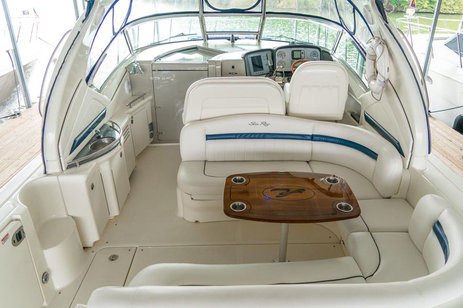 2004 Sea Ray 390 Sundancer