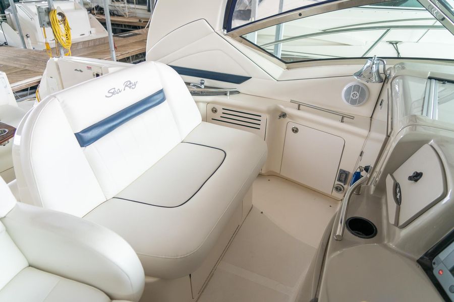 2004 Sea Ray 390 Sundancer