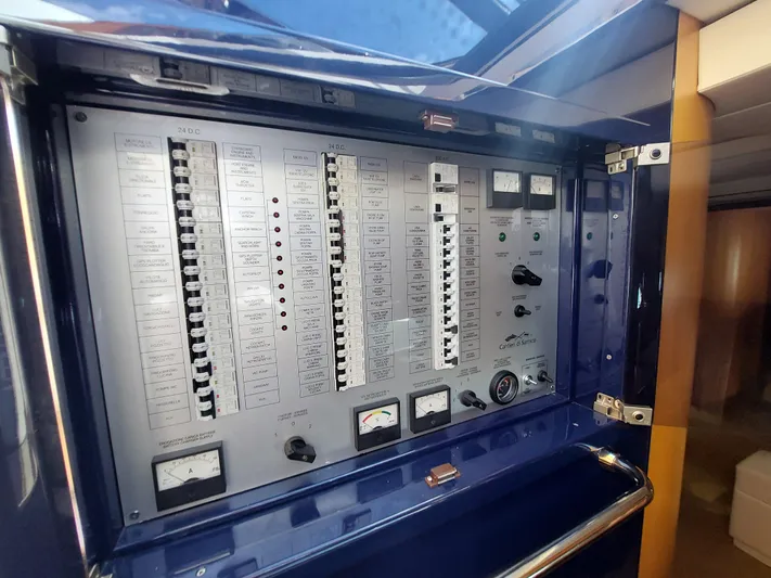 The Blv Yacht Photos Pics Sarnico 58 electrical panel