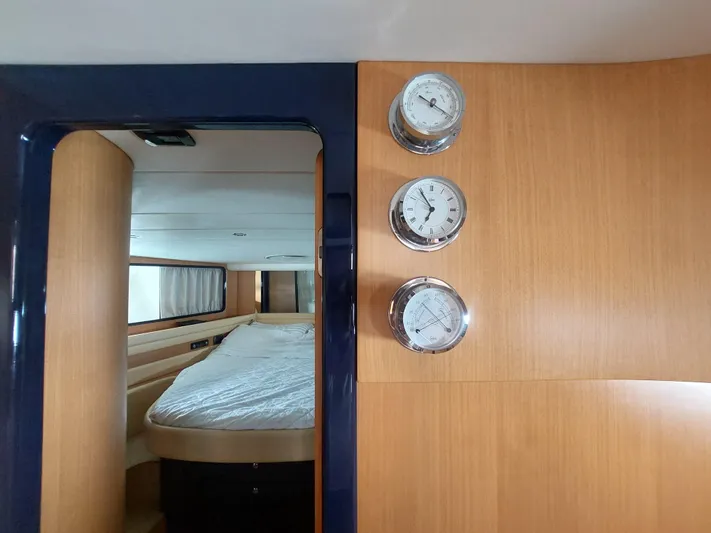 The Blv Yacht Photos Pics Sarnico 58 detail