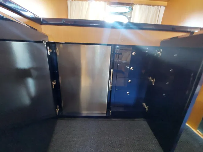 The Blv Yacht Photos Pics Sarnico 58 galley detail