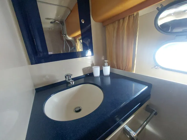 The Blv Yacht Photos Pics Sarnico 58 bathroom detail