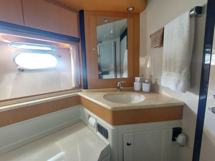 The Blv Yacht Photos Pics Sarnico 58 bathroom