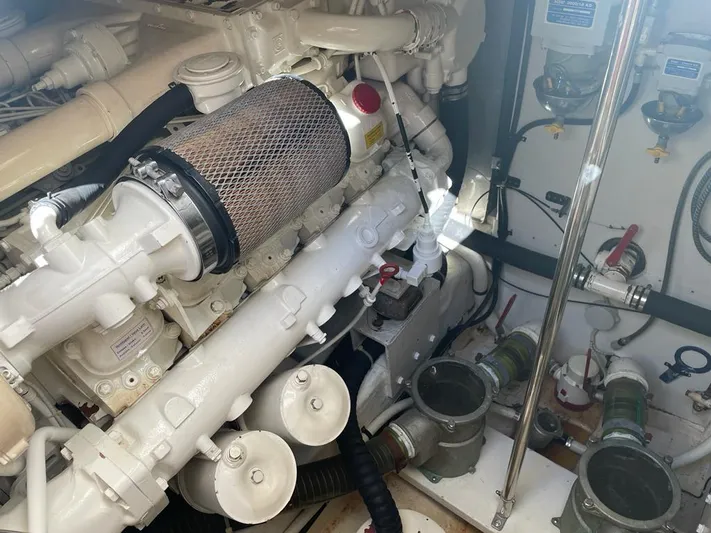 The Blv Yacht Photos Pics Sarnico 58 engine detail