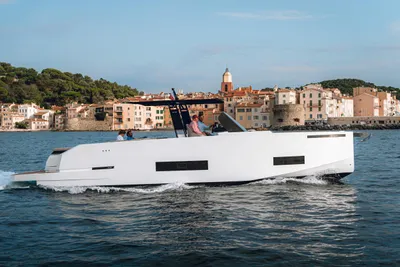 2020 De Antonio Yachts D42