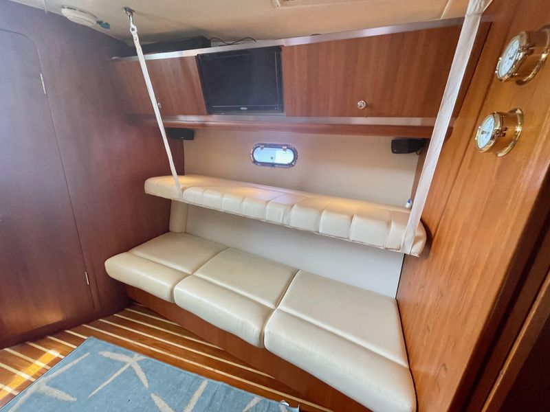 2005 Tiara Yachts 3600 Sovran