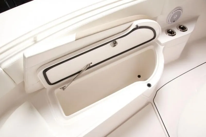  Yacht Photos Pics Manufacturer Provided Image