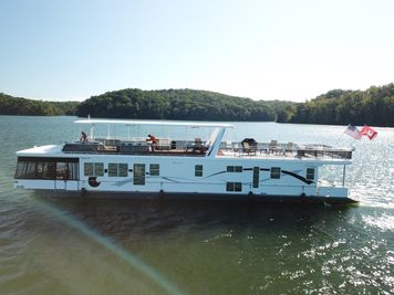 Thoroughbred 18x88 Houseboat