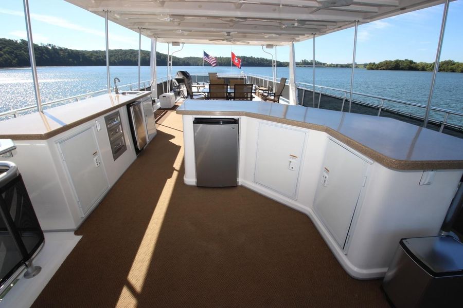 2014 Thoroughbred 18x88 Houseboat