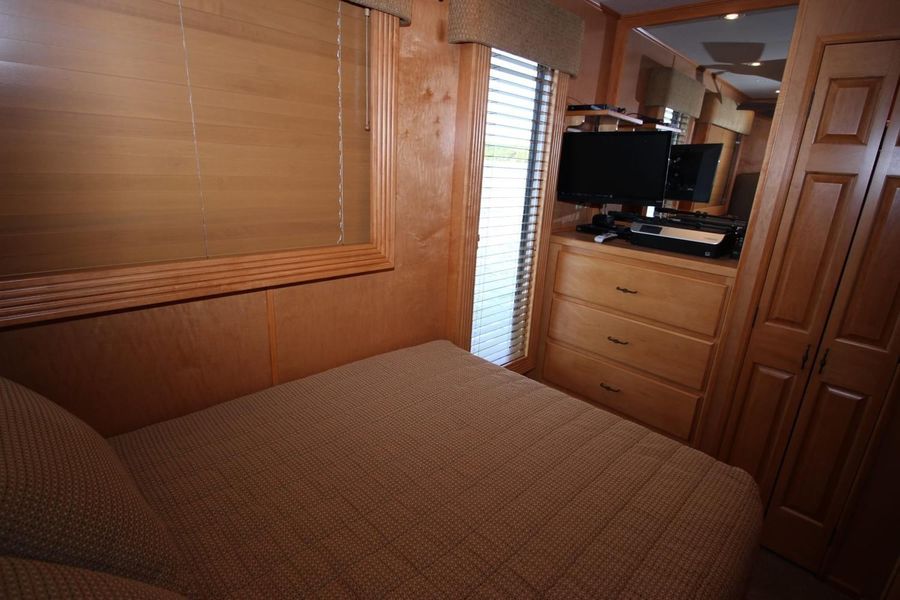 2014 Thoroughbred 18x88 Houseboat