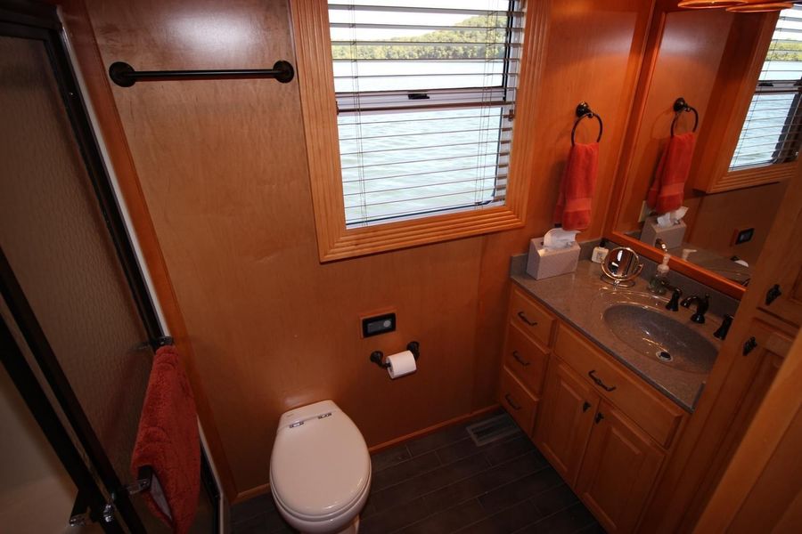 2014 Thoroughbred 18x88 Houseboat