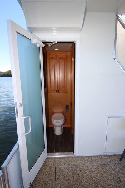 2014 Thoroughbred 18x88 Houseboat