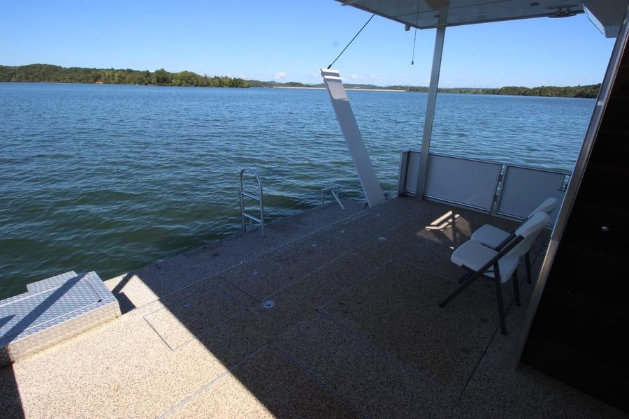 2014 Thoroughbred 18x88 Houseboat