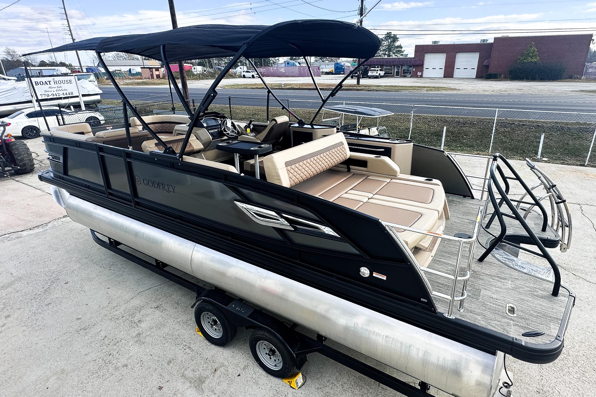 Godfrey AquaPatio 25' Flip Lounge Tritoon - 255 SFL