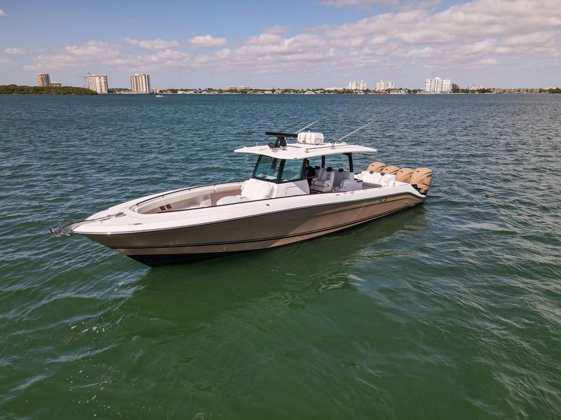 2020 HCB 42 Siesta