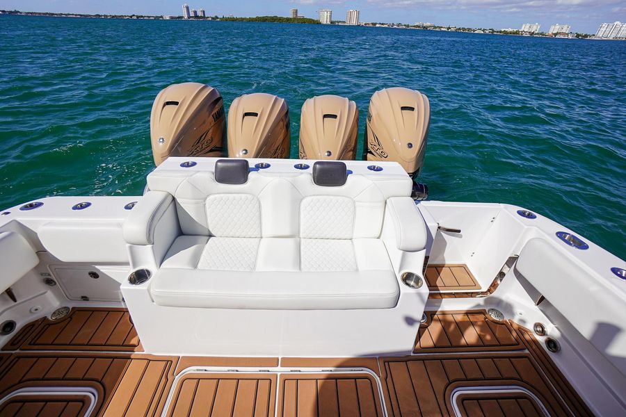 2020 HCB 42 Siesta