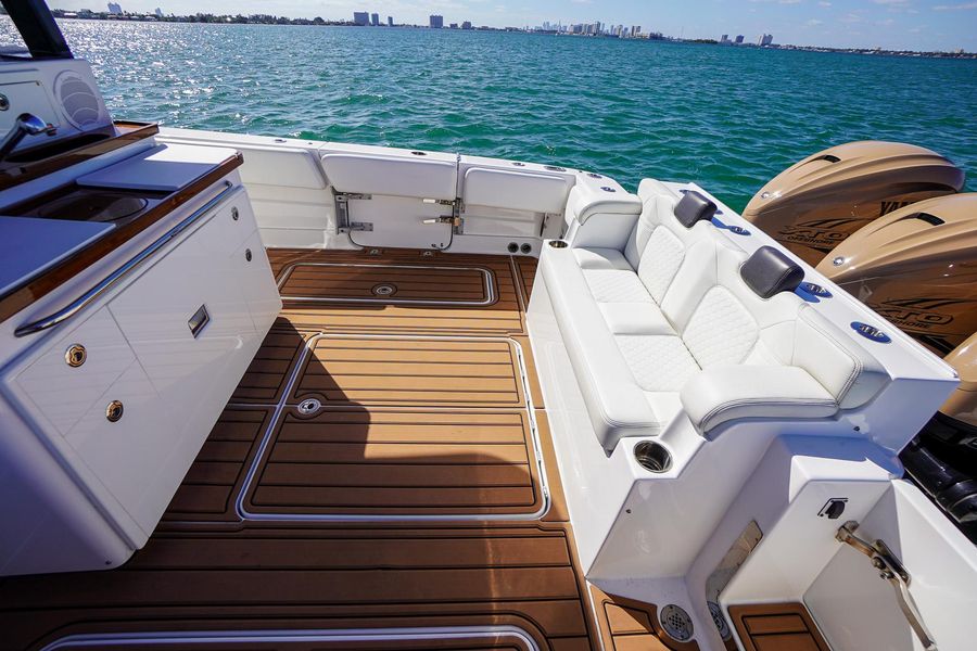 2020 HCB 42 Siesta