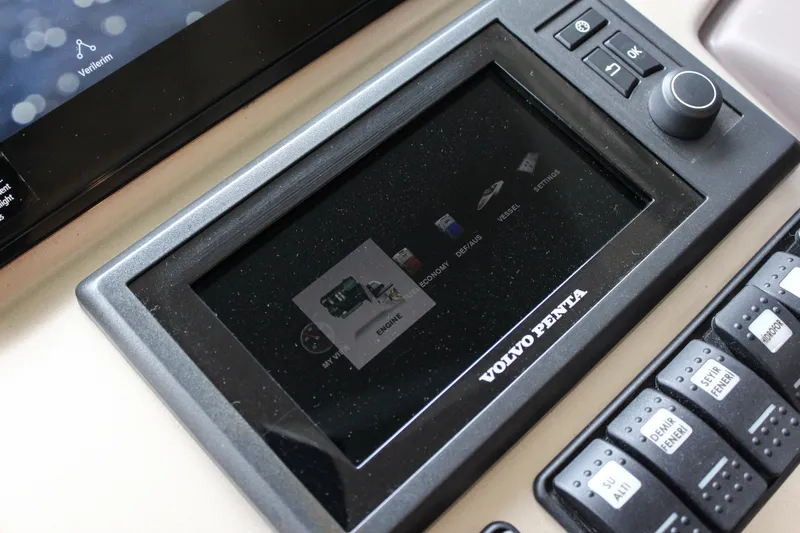 Oxygen Yacht Photos Pics Control panel of a 2016 Beneteau Monte Carlo 5 yacht with Volvo Penta display.