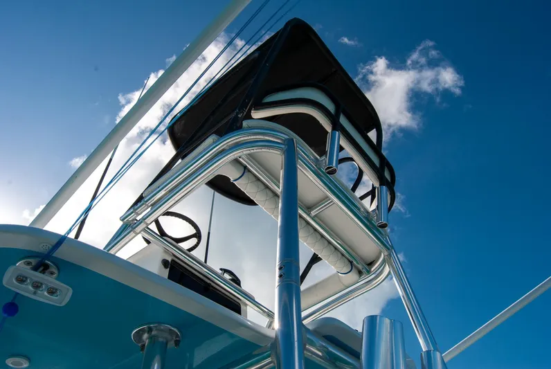 + Sea Keeper Yacht Photos Pics 2019 Contender 39 ST boat tower against a clear blue sky.