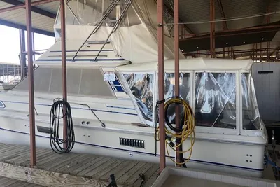 Sea Ray 390 Sport Fisherman