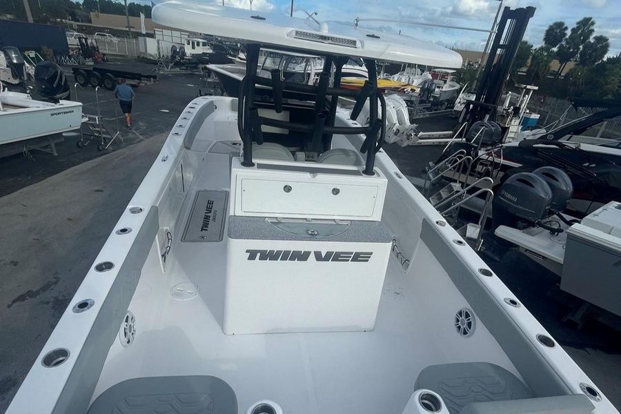 2023 Twin Vee 280 gfx