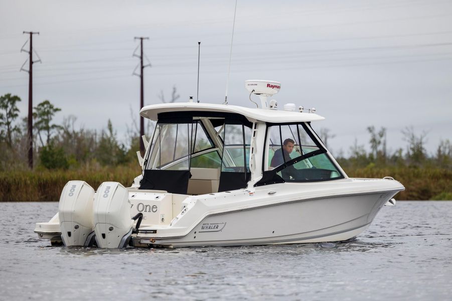 2022 Boston Whaler 280 Vantage