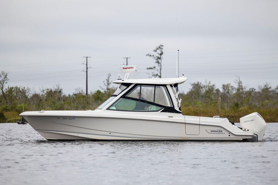 2022 Boston Whaler 280 Vantage