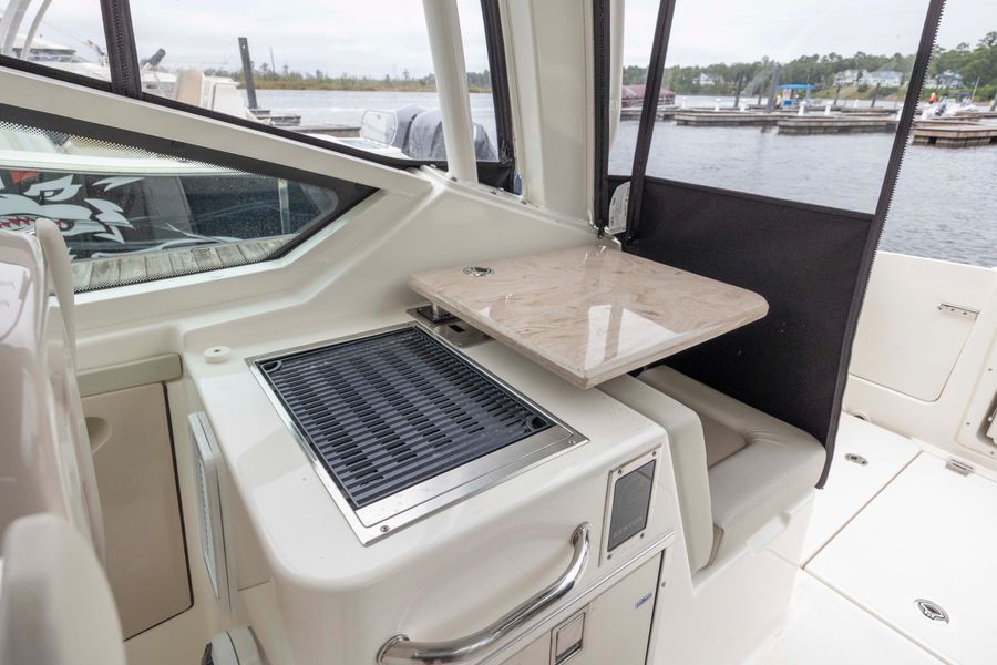 2022 Boston Whaler 280 Vantage