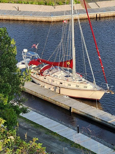 1995 Island Packet 40