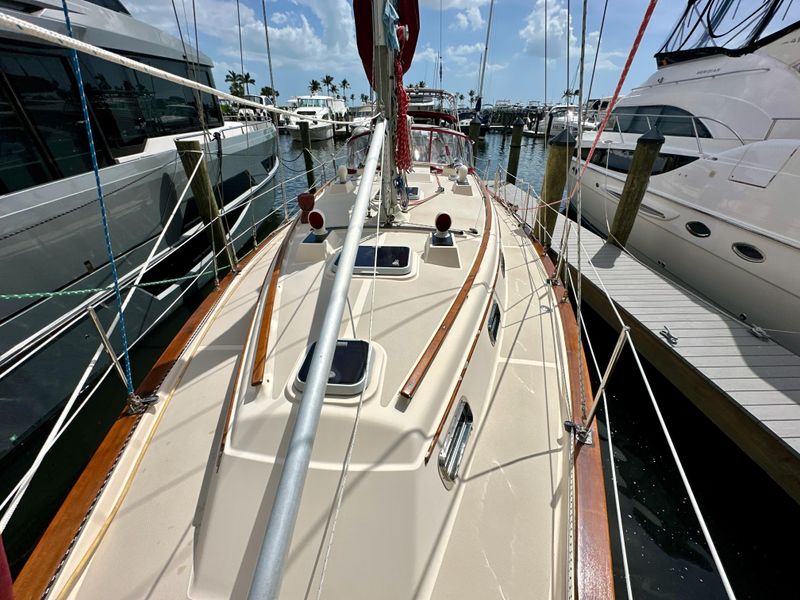 1995 Island Packet 40