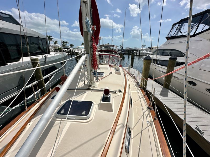 1995 Island Packet 40